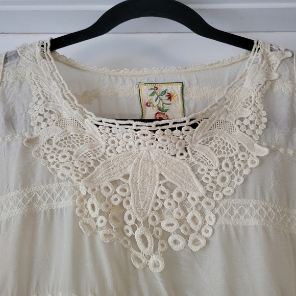 Johnny was  100% Cupra Rayon top blouse. - Picture 4 of 11